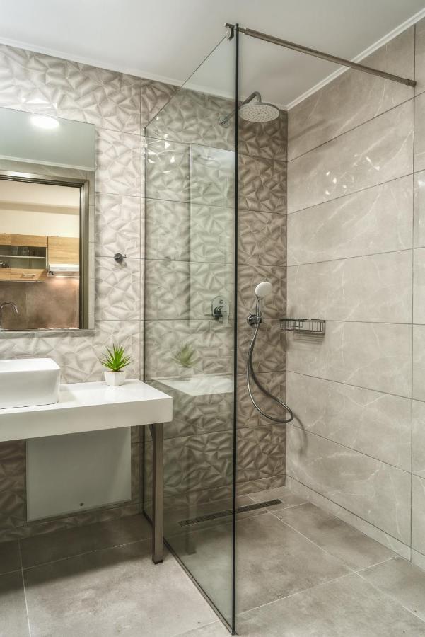 Iris & Rhea Junior Suites ซีลีวี ภายนอก รูปภาพ